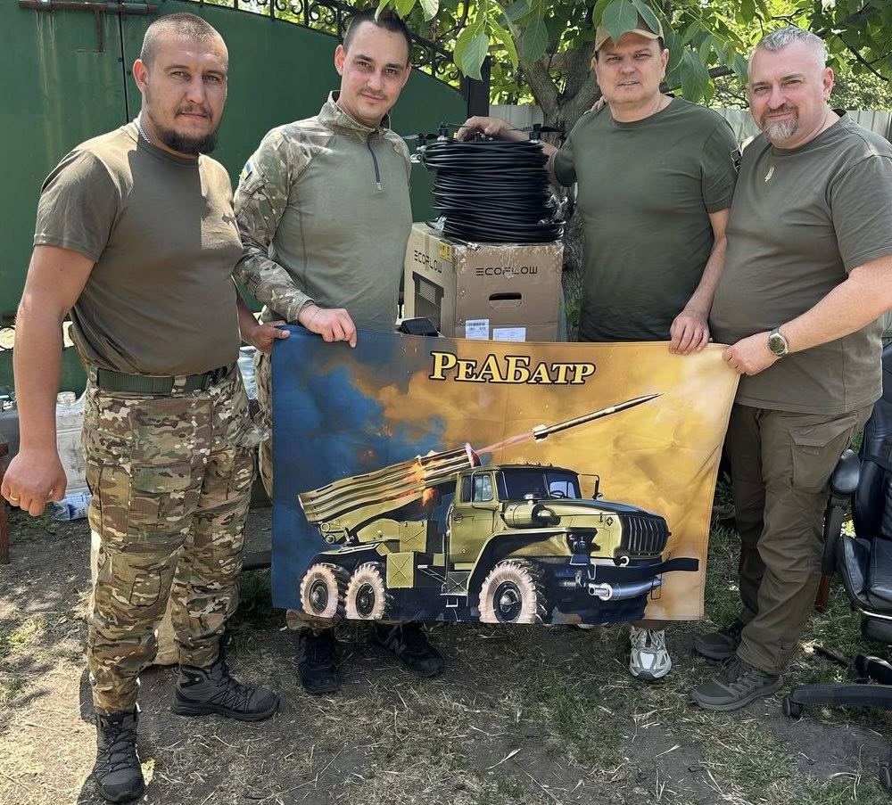 Наші співзасновники Руслан Горбенко та Олександр Федієнко відвідали Донеччину та наших Героїв — військовослужбовців 35-ї та 102-ї бригад ЗСУ.