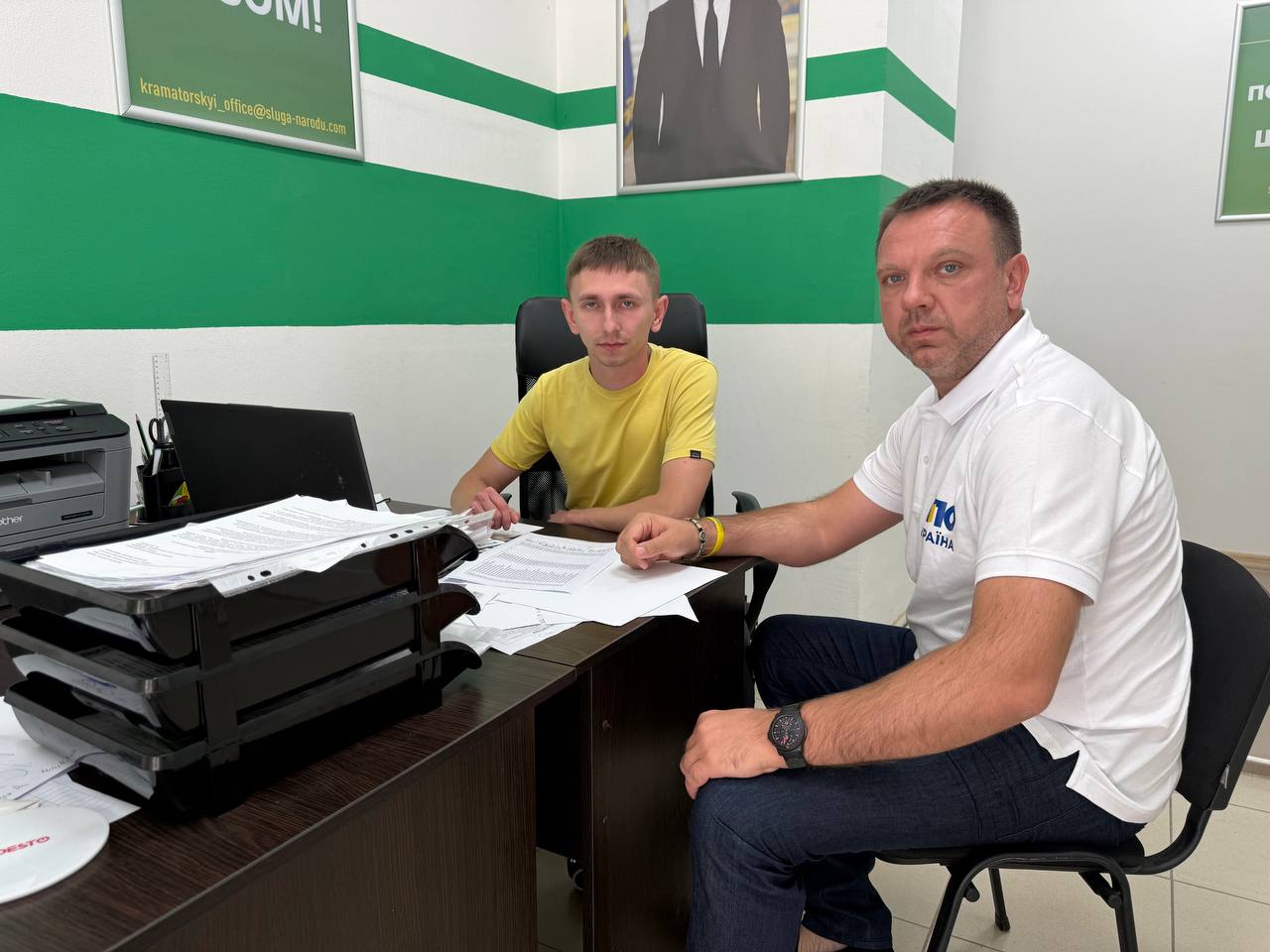 Співзасновник ГО «ВПО України» Максим Ткаченко, проїздом з Херсонщини на Кіровоградщину, завітав до Кривого Рогу та відвідав два наші осередки, аби особисто підтримати команду волонтерів.